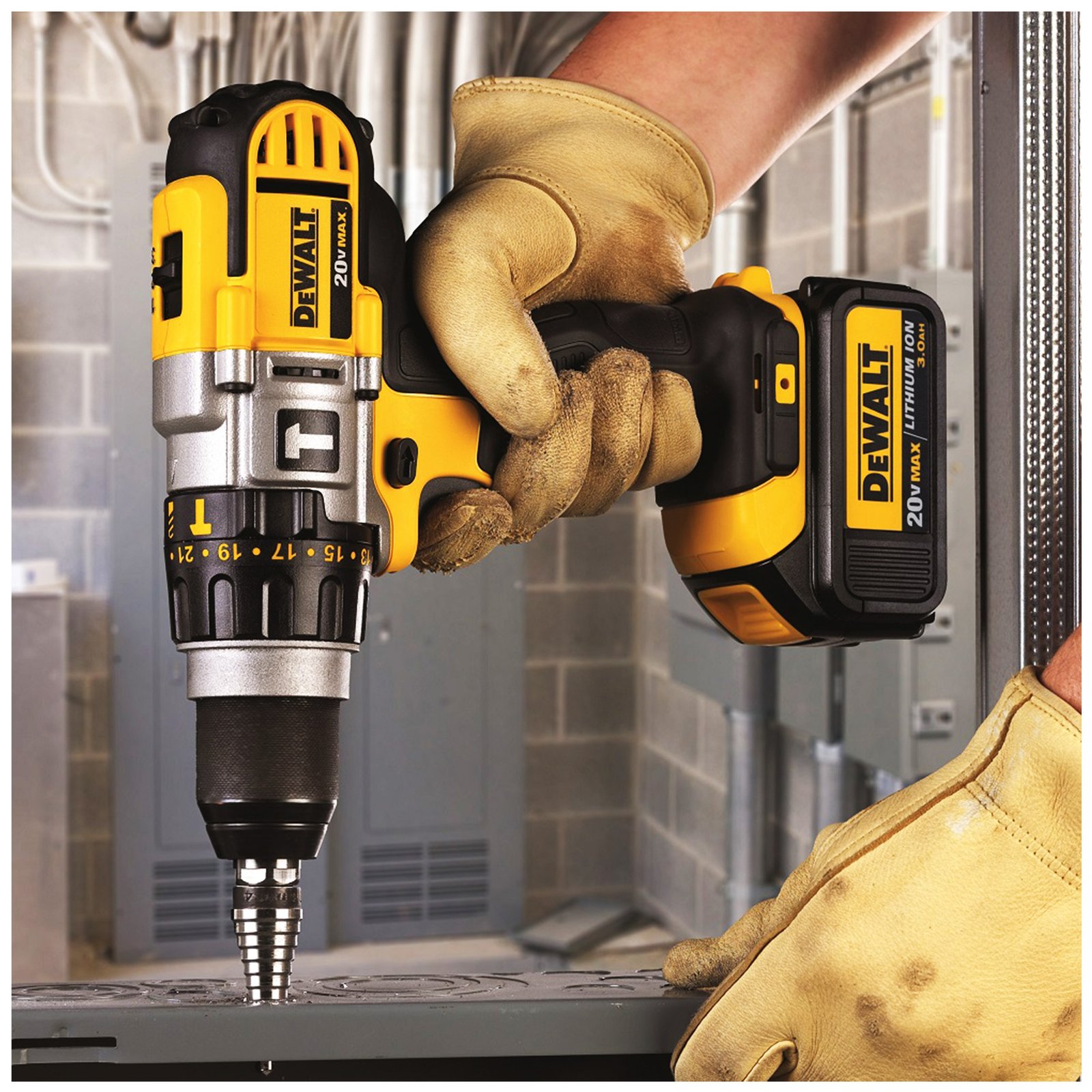 DCD985L2-B2 Taladro Atornillador Percutor Dewalt 1/2" 20V Max 65Nm 2Bat x 3Ah