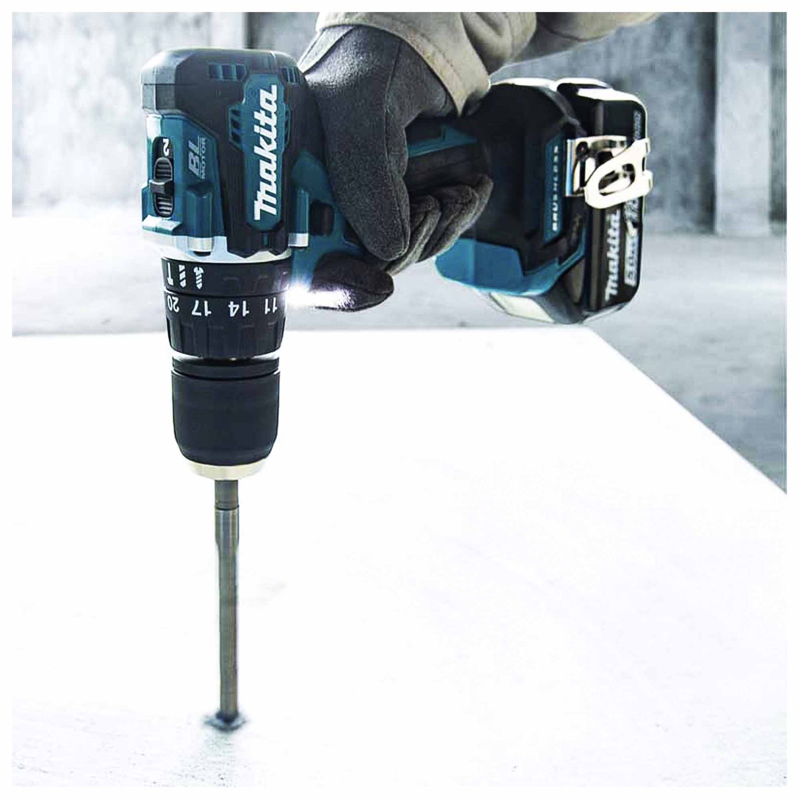 DHP487SYX2 Taladro Atornillador Percutor Makita 1/2" LXT 18V BL 40Nm 2 Bat x 1.5Ah